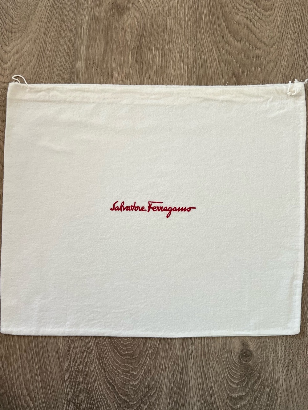 Ferragamo dust bag (C846)